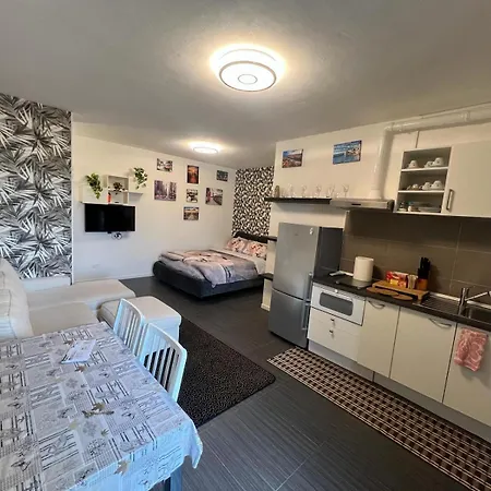 Tazzoli 11 Apartment *